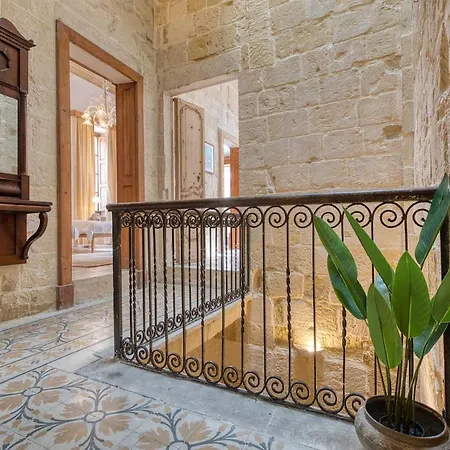 公寓 Historic Palazzino In The Heart Of By Sf Homes *