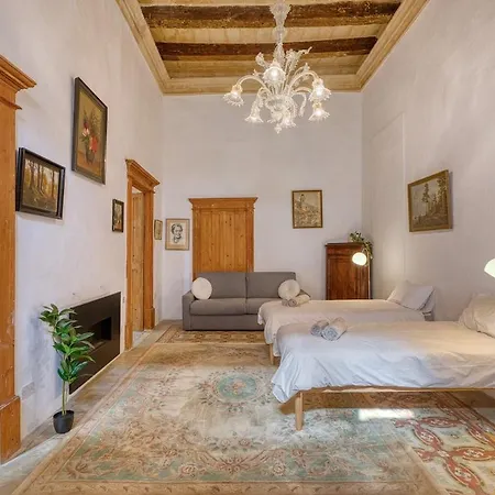 Historic Palazzino In The Heart Of By Sf Homes 公寓 *