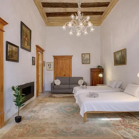 公寓 Historic Palazzino In The Heart Of By Sf Homes